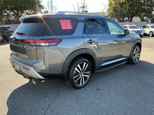 2025 Nissan Pathfinder Platinum