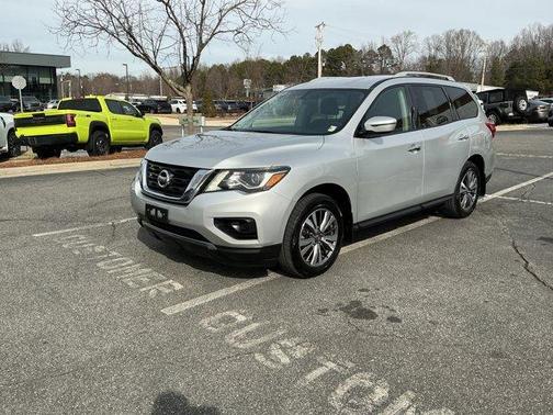 2019 Nissan Pathfinder S