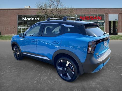 2025 Nissan Kicks SR