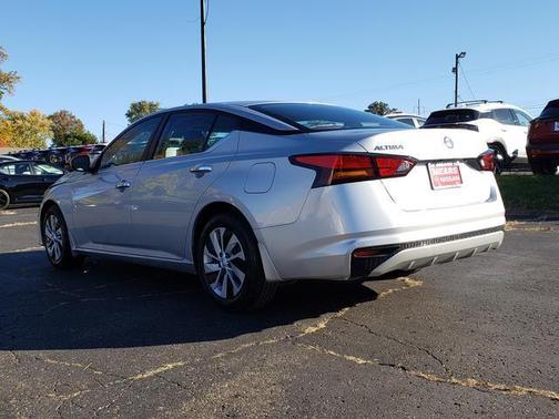 2022 Nissan Altima S FWD