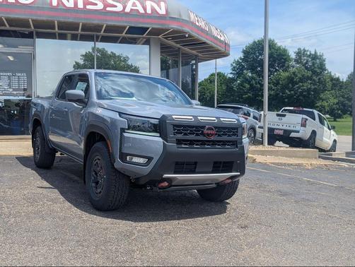 Boulder Gray Pearl 2026 Nissan Frontier PRO-4X