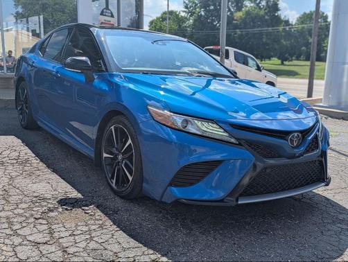 Blue Crush Metallic 2018 Toyota Camry XSE