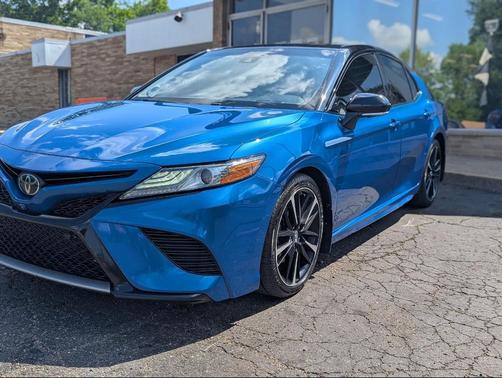 Blue Crush Metallic 2018 Toyota Camry XSE