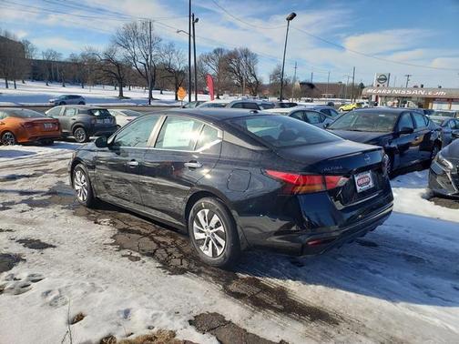 2025 Nissan Altima S FWD