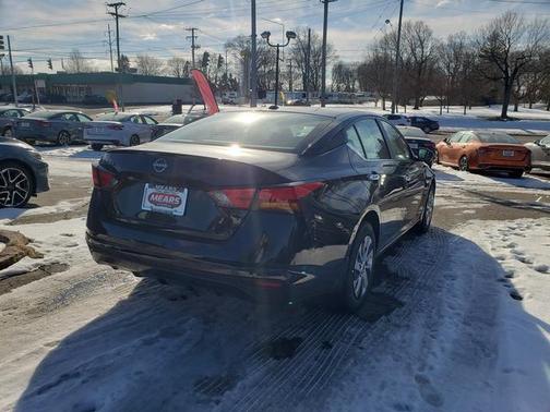 2025 Nissan Altima S FWD