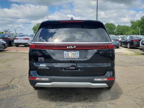 2024 Kia Carnival LX