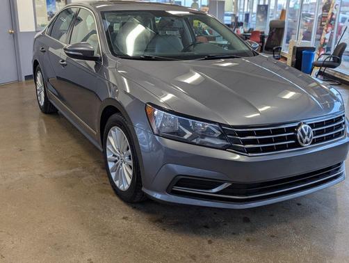 2016 Volkswagen Passat 1.8T SE