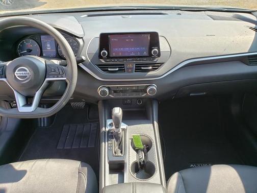 2022 Nissan Altima S FWD