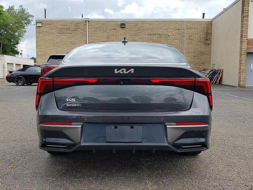 2025 Kia K5 LXS
