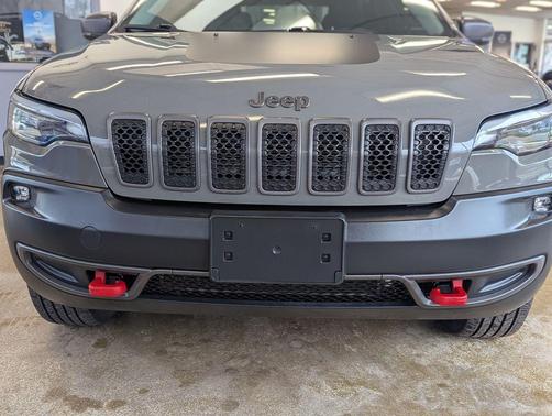 Sting-Gray Clearcoat 2019 Jeep Cherokee Trailhawk