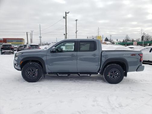 2025 Nissan Frontier PRO-4X