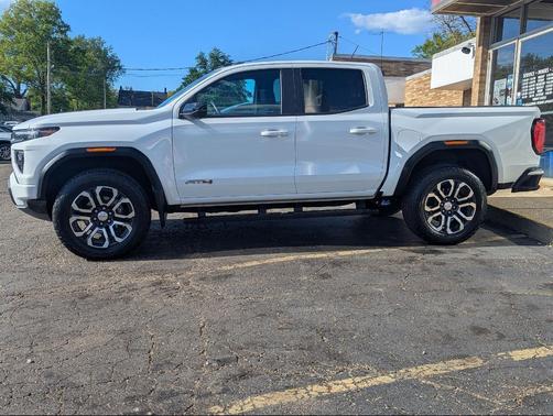 Summit White 2023 GMC Canyon AT4
