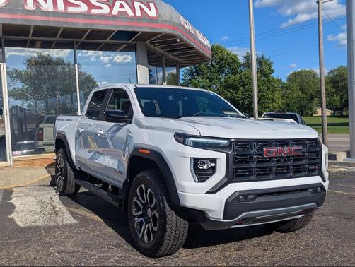 Summit White 2023 GMC Canyon AT4