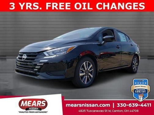 Super Black 2025 Nissan Versa 1.6 SV