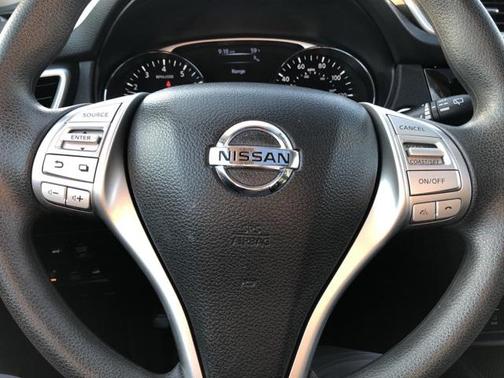 Gun Metallic 2016 Nissan Rogue SV