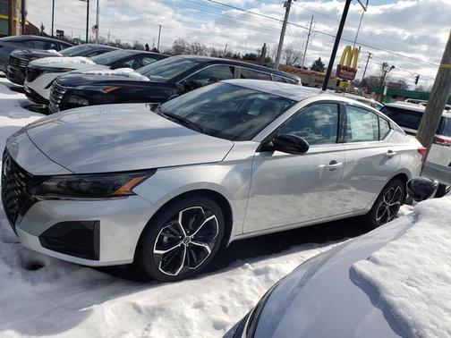 2025 Nissan Altima SR AWD