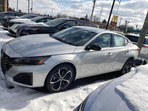 2025 Nissan Altima SR AWD