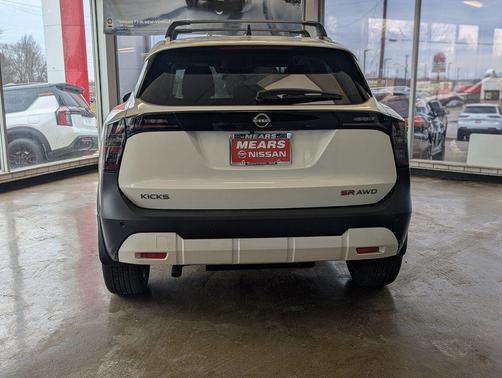 2026 Nissan Kicks SR