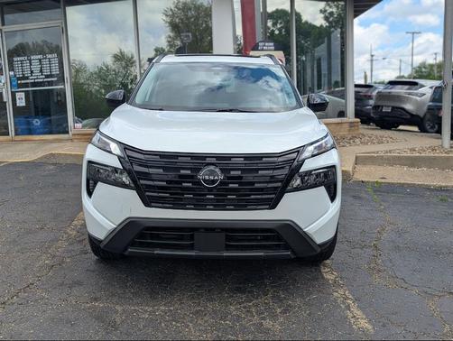 Everest White Pearl Tricoat 2026 Nissan Rogue Dark Armor