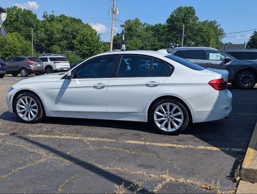 Alpine White 2017 BMW 320 i