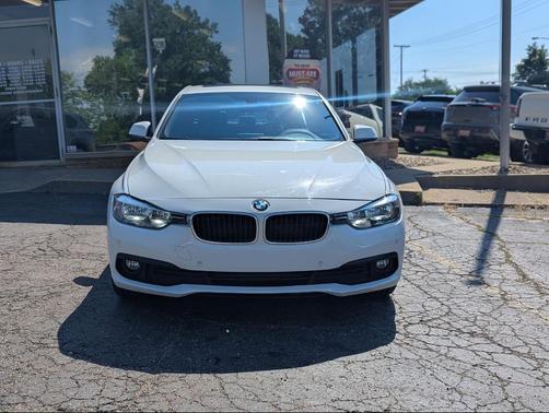 Alpine White 2017 BMW 320 i