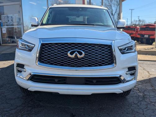 2023 INFINITI QX80 Luxe