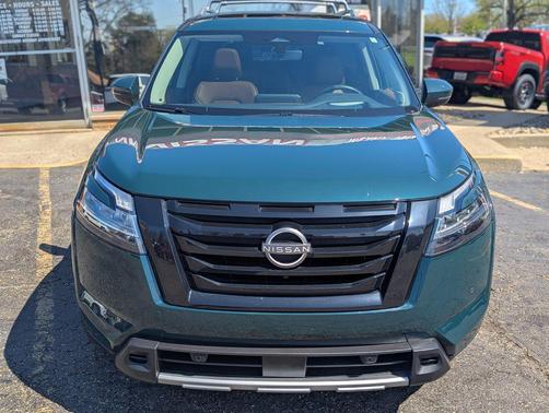 2023 Nissan Pathfinder Platinum 4WD