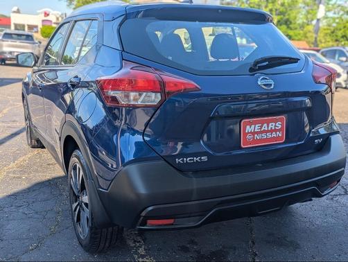 Deep Blue Pearl 2019 Nissan Kicks SV