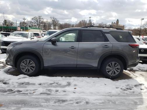 2025 Nissan Pathfinder SV 4WD