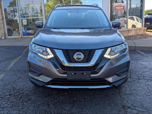 Gun Metallic 2018 Nissan Rogue SV