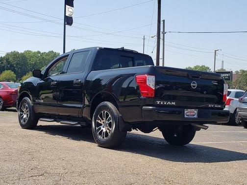 2024 Nissan Titan SV