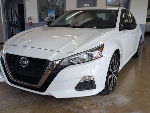 2020 Nissan Altima SR FWD