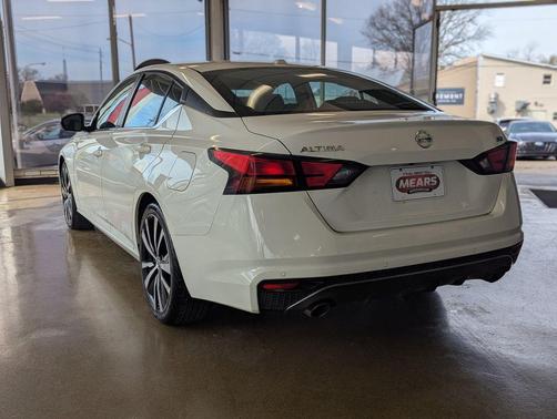 2020 Nissan Altima SR FWD