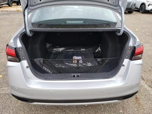Brilliant Silver Metallic 2025 Nissan Versa 1.6 SV