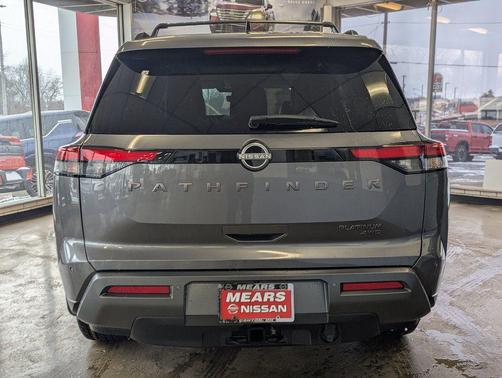2026 Nissan Pathfinder Platinum