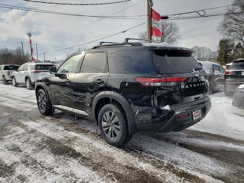 2025 Nissan Pathfinder SV 4WD