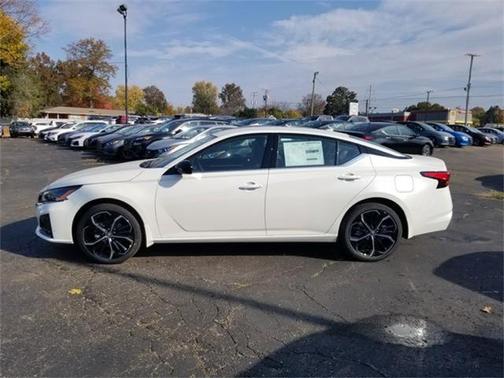 2025 Nissan Altima SR AWD
