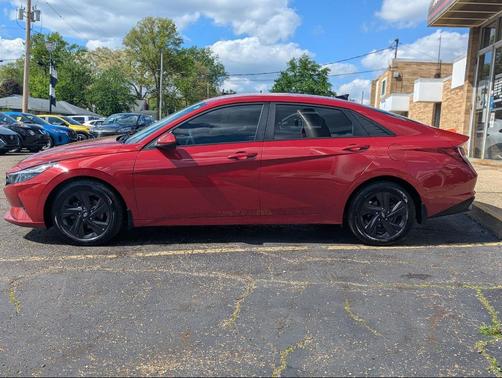 Scarlet Red Pearl 2022 Hyundai ELANTRA SEL