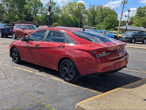 Scarlet Red Pearl 2022 Hyundai ELANTRA SEL