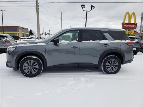 2025 Nissan Pathfinder S 4WD