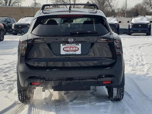 2026 Nissan Kicks SV