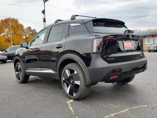 2026 Nissan Kicks SR