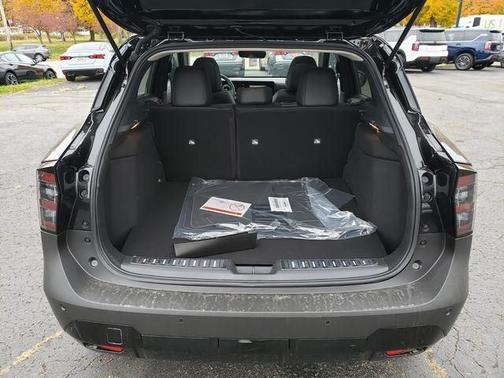 Super Black 2026 Nissan Kicks SR