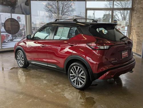2023 Nissan Kicks SR