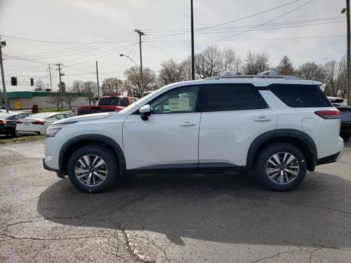 2025 Nissan Pathfinder SL 4WD