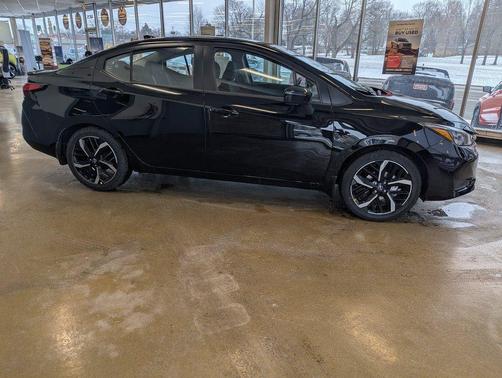 Super Black 2025 Nissan Versa 1.6 S
