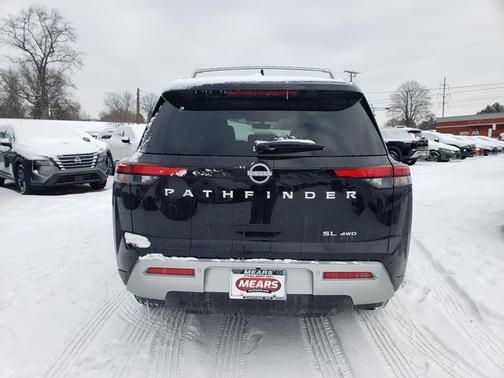 2025 Nissan Pathfinder SL 4WD