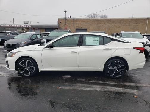 2025 Nissan Altima SR AWD