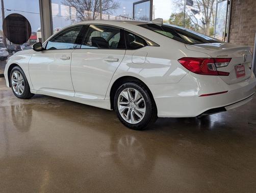 Platinum White Pearl 2019 Honda Accord LX