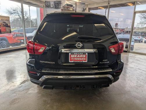 2017 Nissan Pathfinder Platinum
